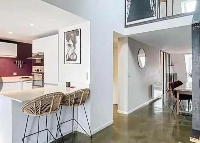 Duplex Hyper Centre - 100% équipé Appartement *